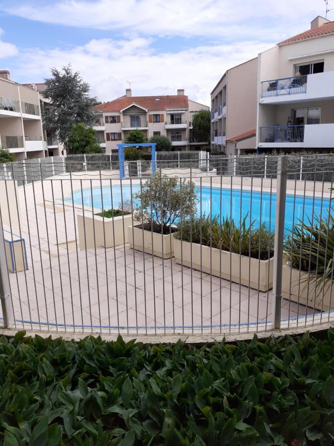 Appartement Au Calme Avec Piscine Et Parking Dans Residence Securisee Saint-Jean-de-Monts Exterior photo